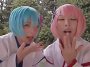 二次元角色扮演清純姊妹花阿部乃美紅＆麻里梨夏在戶外花園享受口活